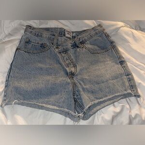 Princess Polly denim shorts size 4